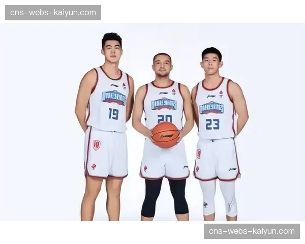 最后一轮开打前，季后赛12强已确定11席，仅存最后一悬念